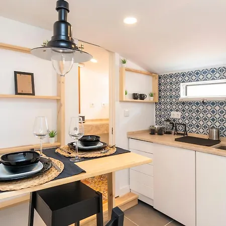 Historical Alfama, Building Top, 5mn To Train And Subway Apartman *