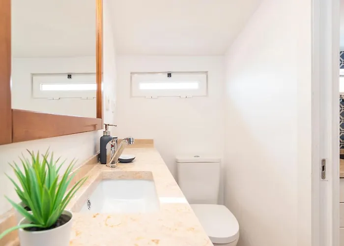 Historical Alfama, Building Top, 5mn To Train And Subway Lisboa