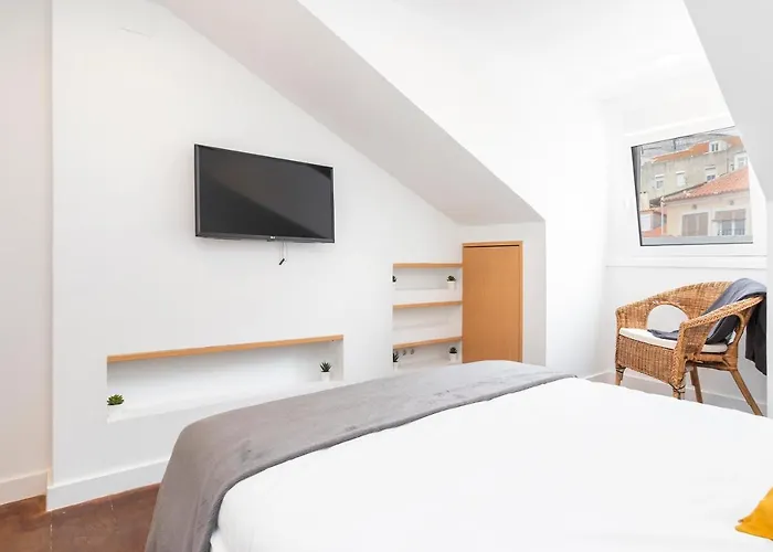 Historical Alfama, Building Top, 5mn To Train And Subway شقة